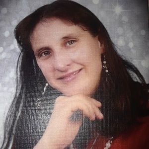 Meet your Posher, Cynthia